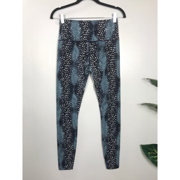 Varley Blue White Pattern Legging Womens Small Active Gym Girl Travel Easy - Picture 3 of 8